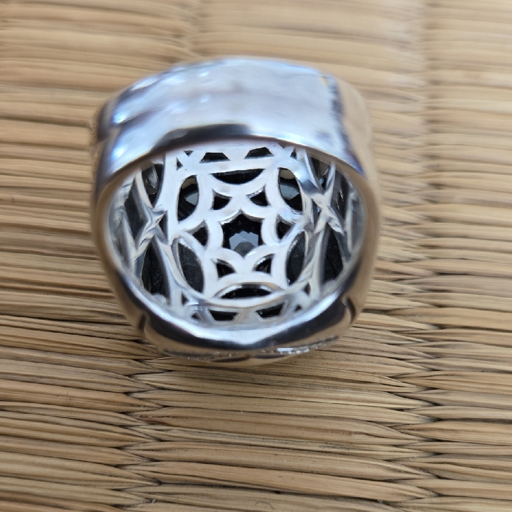 TACORI 925 Silver Ring with Black Hematite Faceted Cushion Cut Stone - Picture 4 of 10